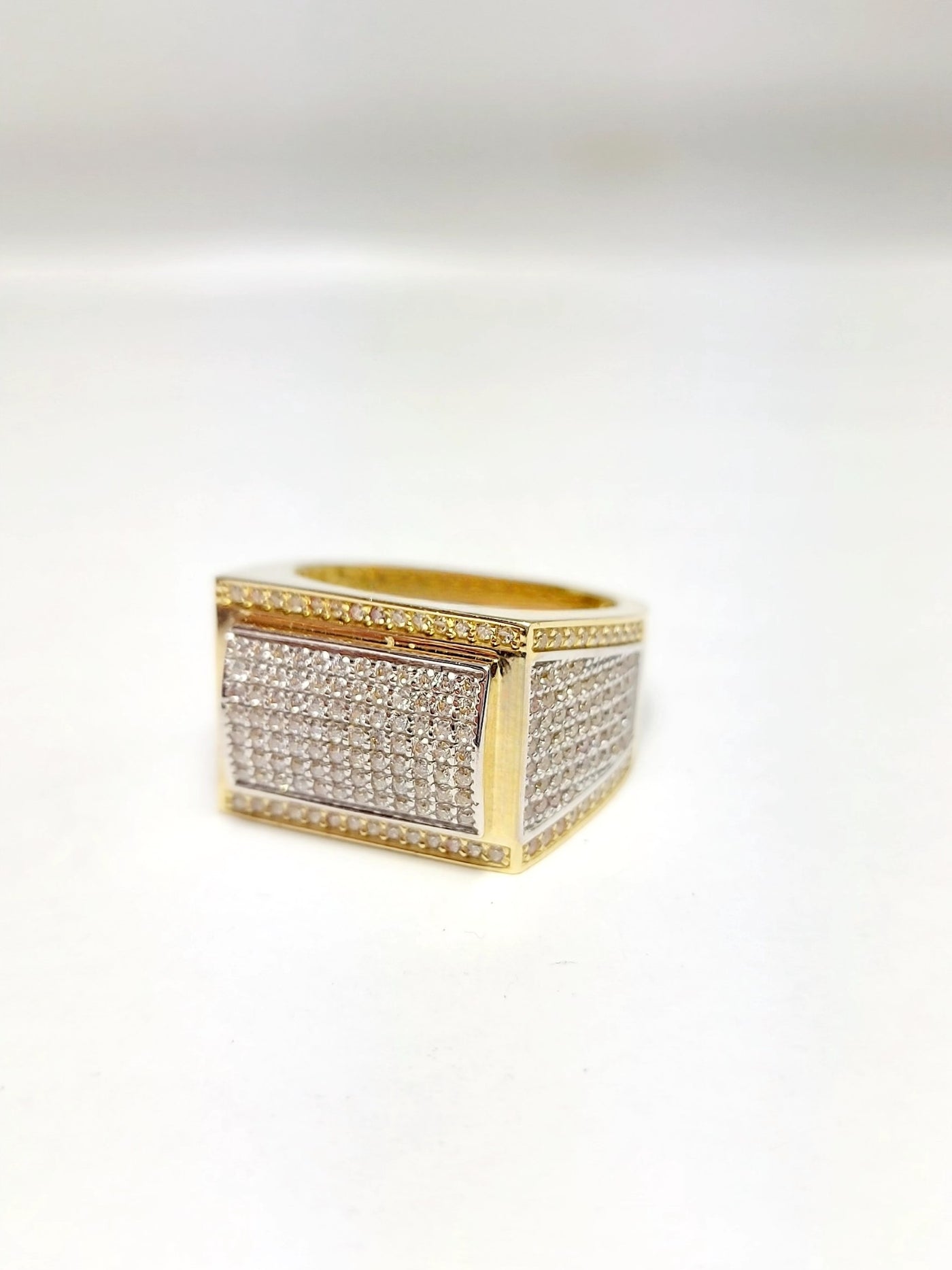 10k Gold ring with CZ