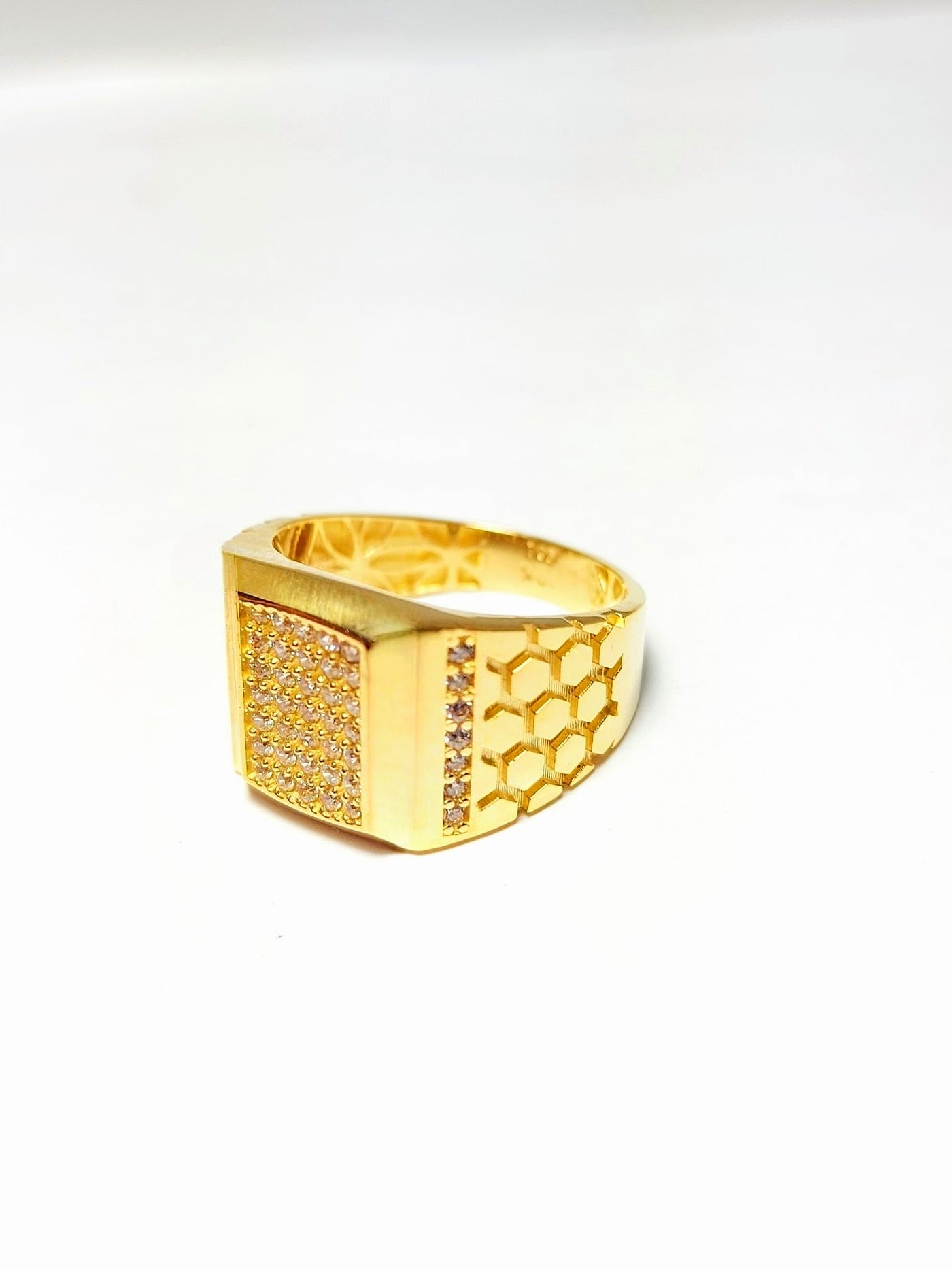 10k Gold Ring with Honeycomb design