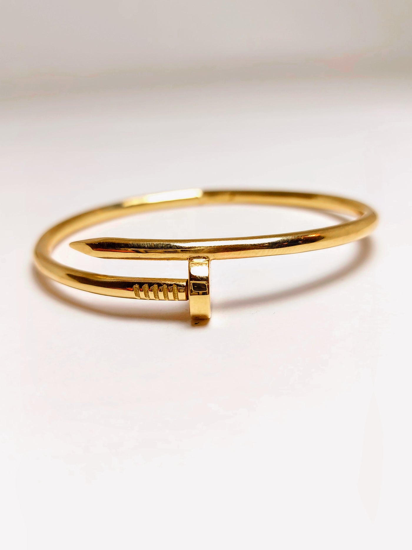 Gold Bangle Clou Bracelet