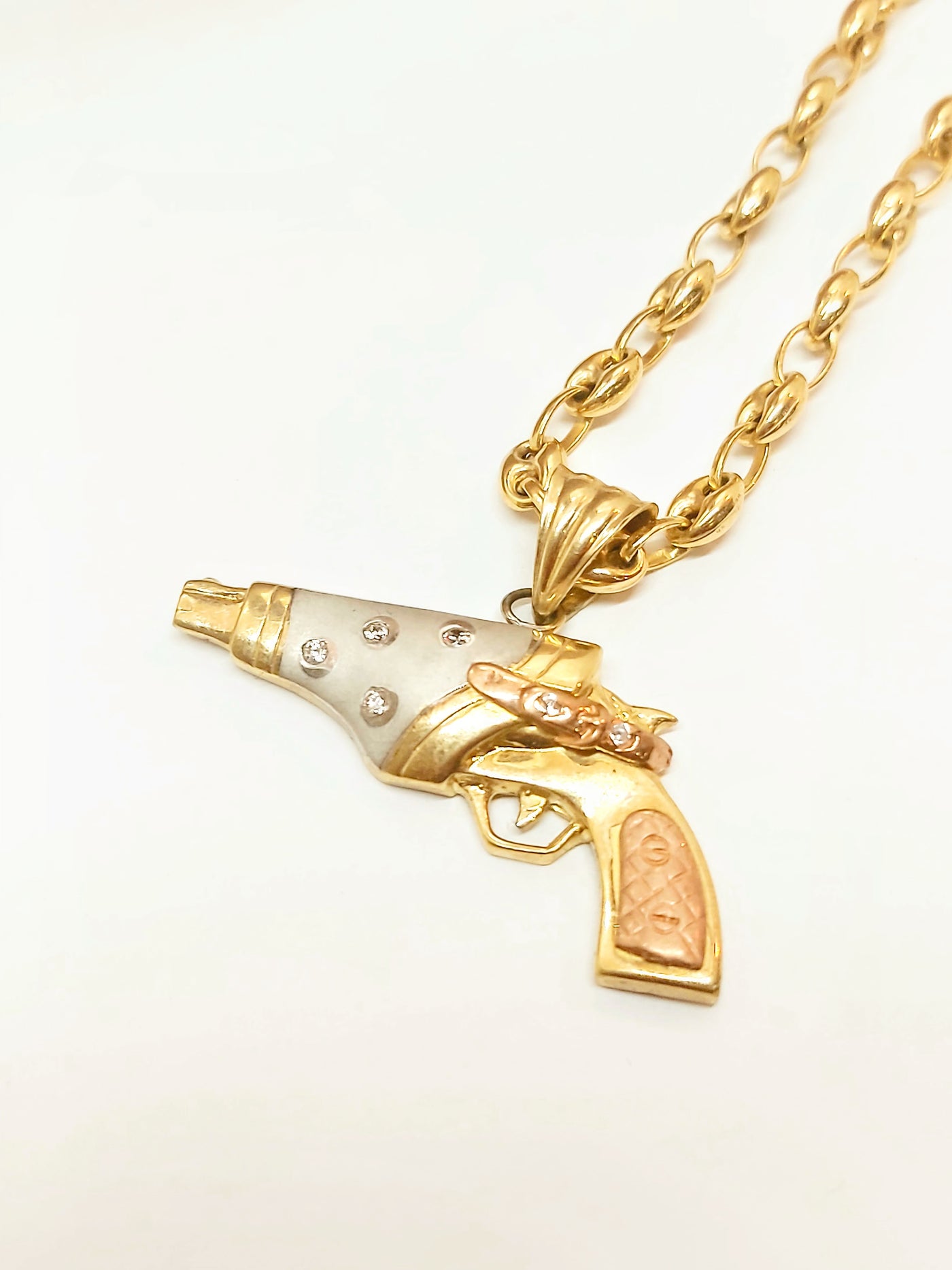 10k gold antique pistol pendant