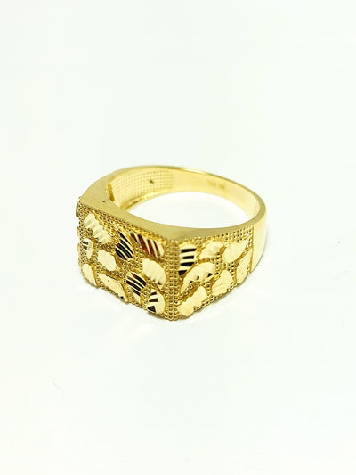 10k Gold Ring with diamond cut leaf designs