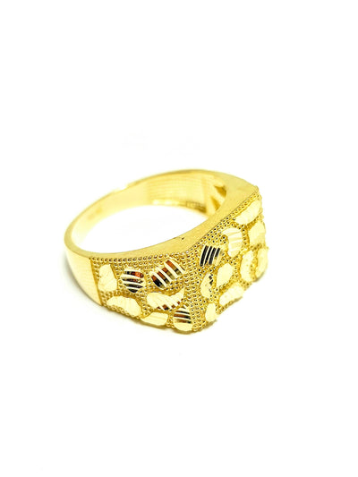 10k Gold Ring with diamond cut leaf designs