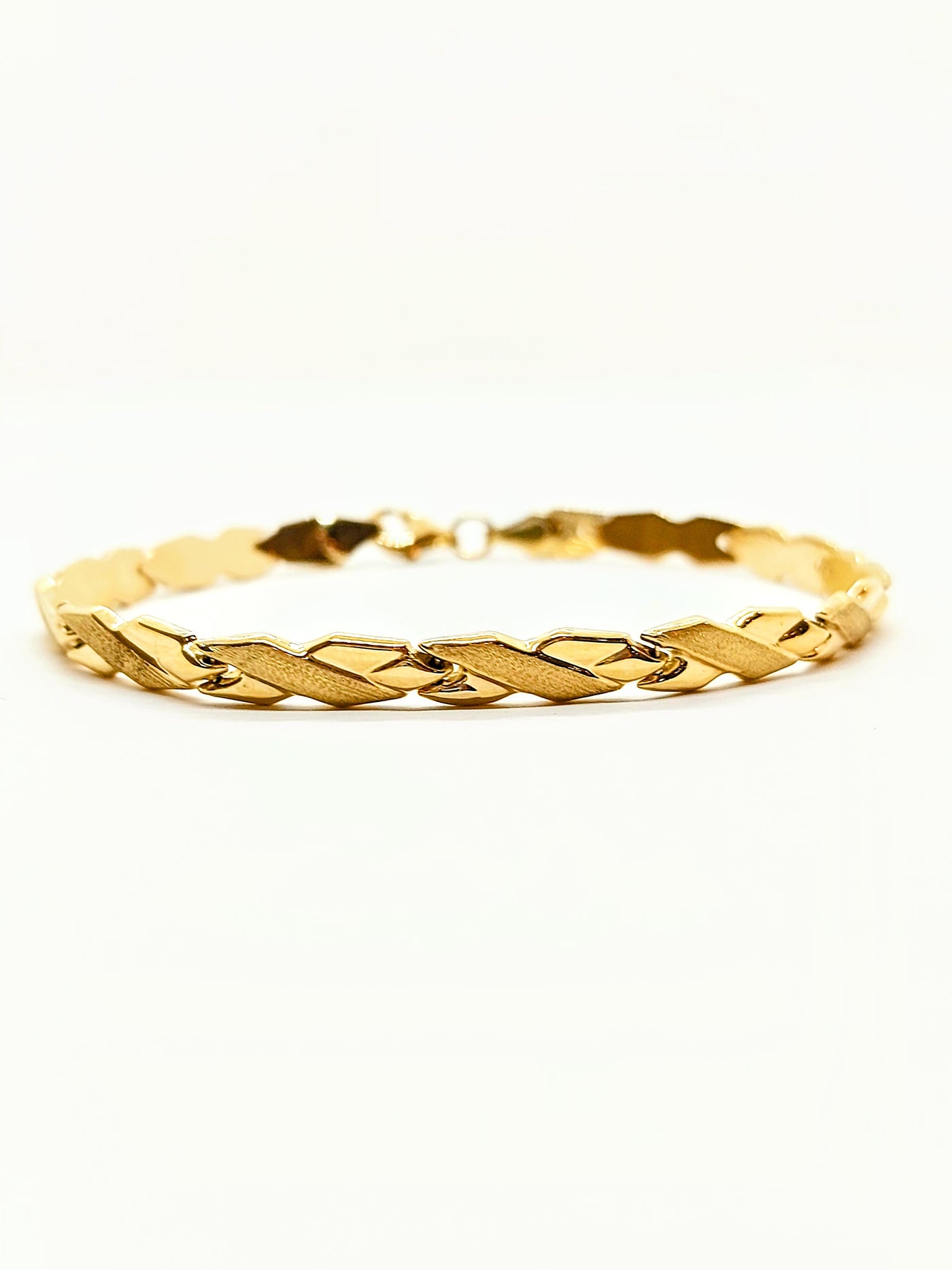 10k Gold X design bracelet