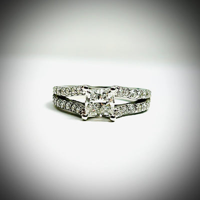 18k Split Shank Princess cut Engagement ring