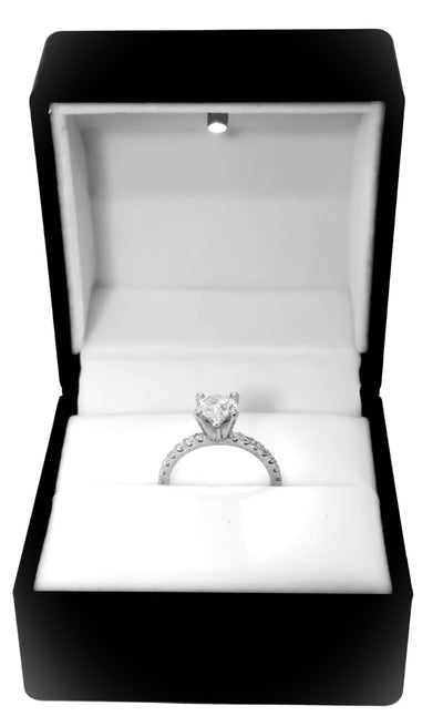 18k White Gold Solitaire Engagement Ring 1ct Round cut lab diamond