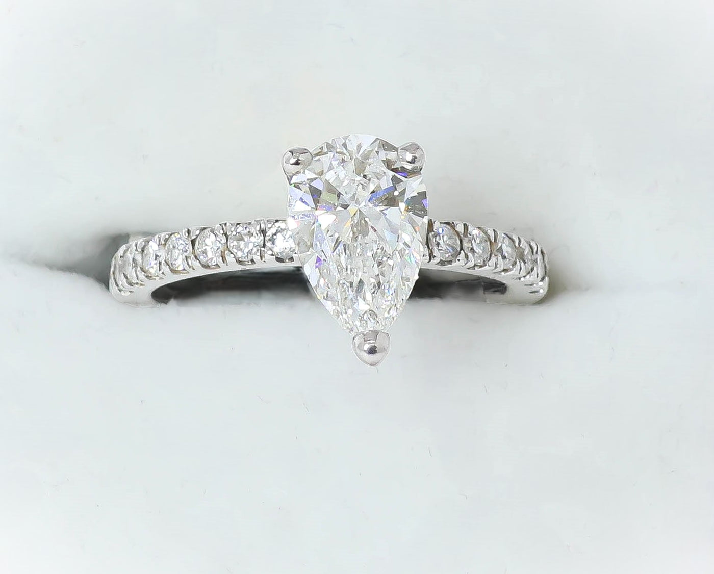 18k White Gold Solitaire Engagement Ring with 1ct Pear shape lab diamond