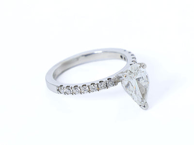 18k White Gold Solitaire Engagement Ring with 1ct Pear shape lab diamond