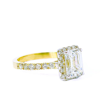 18k Gold Engagement ring Radiant cut 1.5ct lab diamond with halo