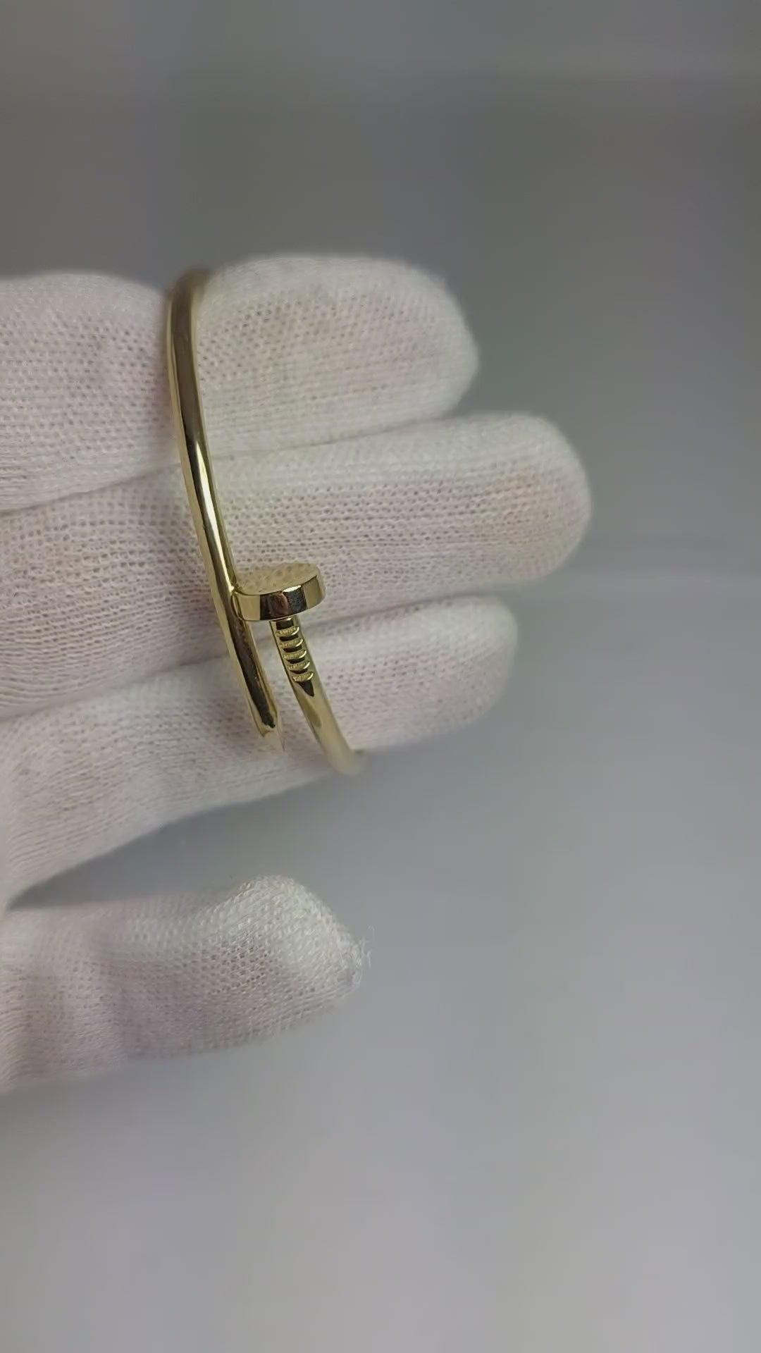 Gold Bangle Clou Bracelet