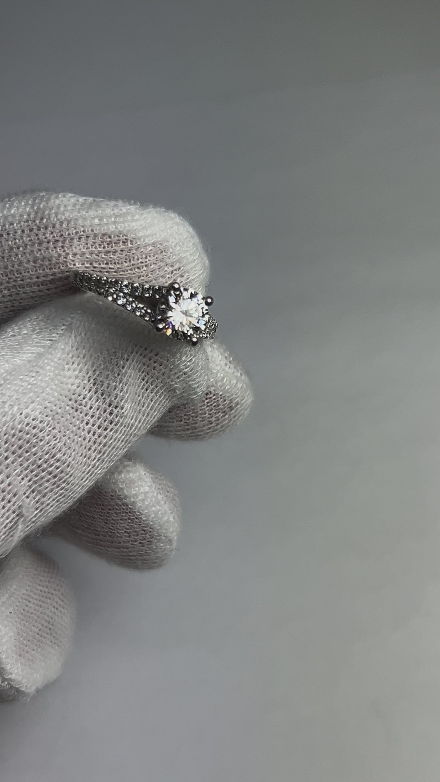 Split Shank 1ct lab diamond Round cut Engagement Ring