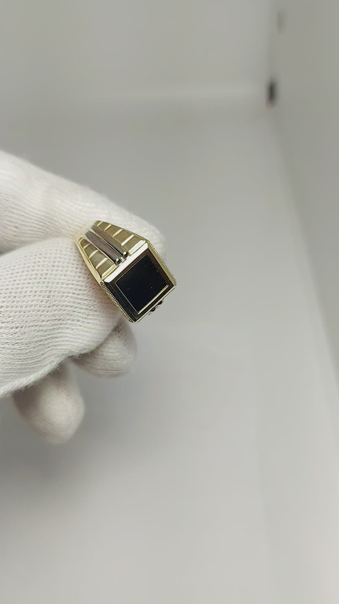 10k Gold Ring with square Onyx stone