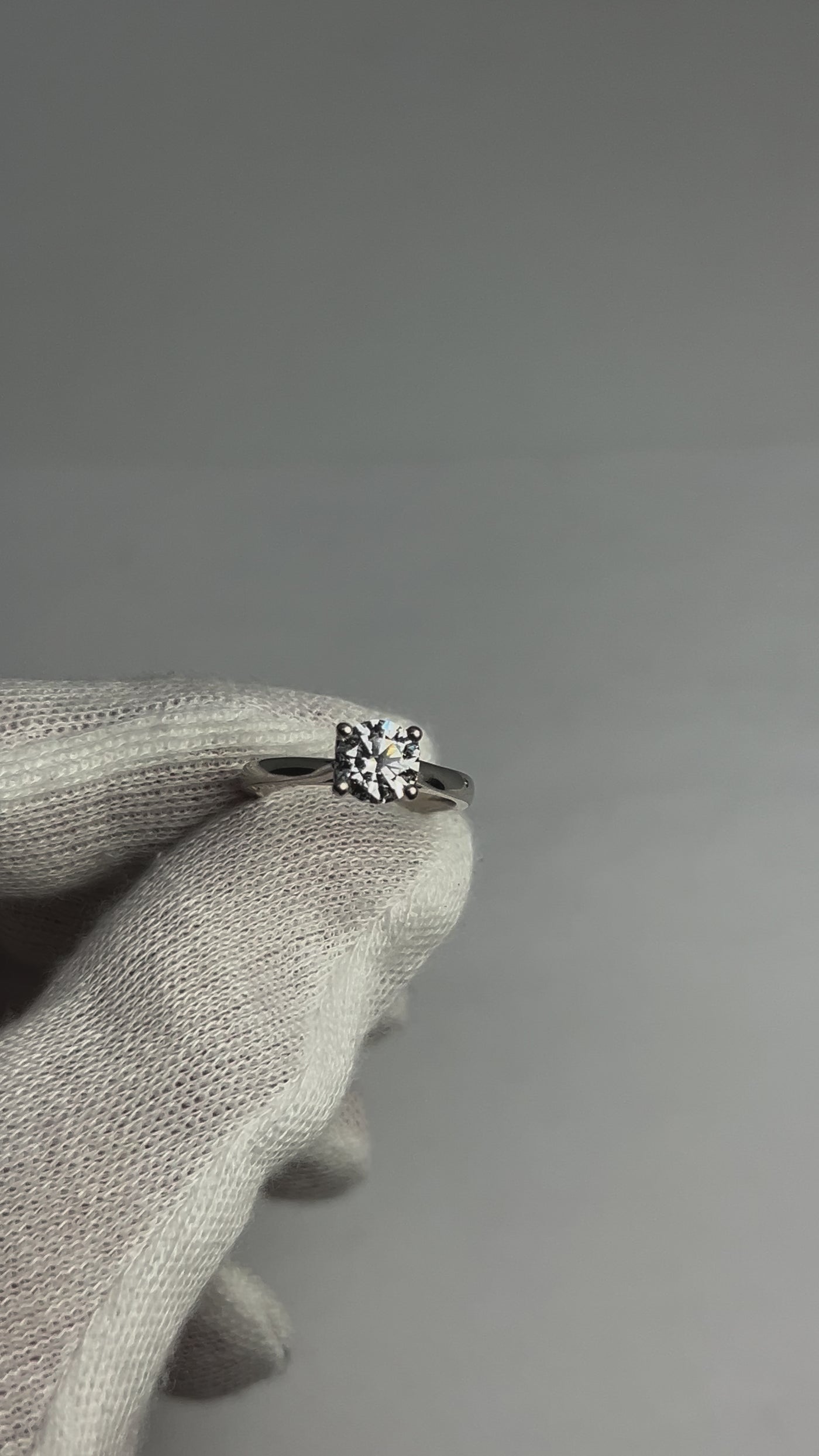 1ct Brilliant Round cut Lab diamond with 14k White Gold