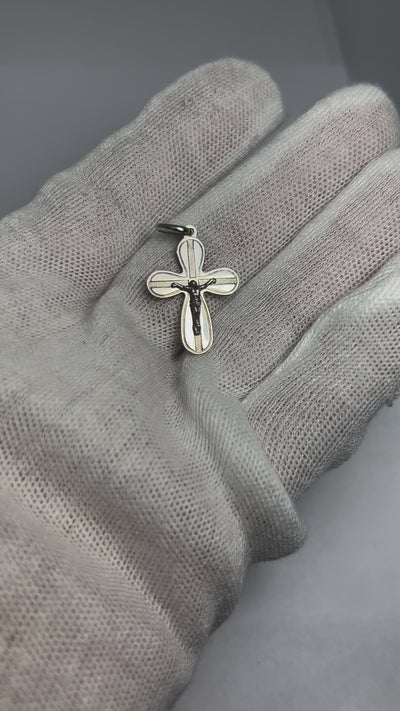 10k White Gold cross pendant with Jesus