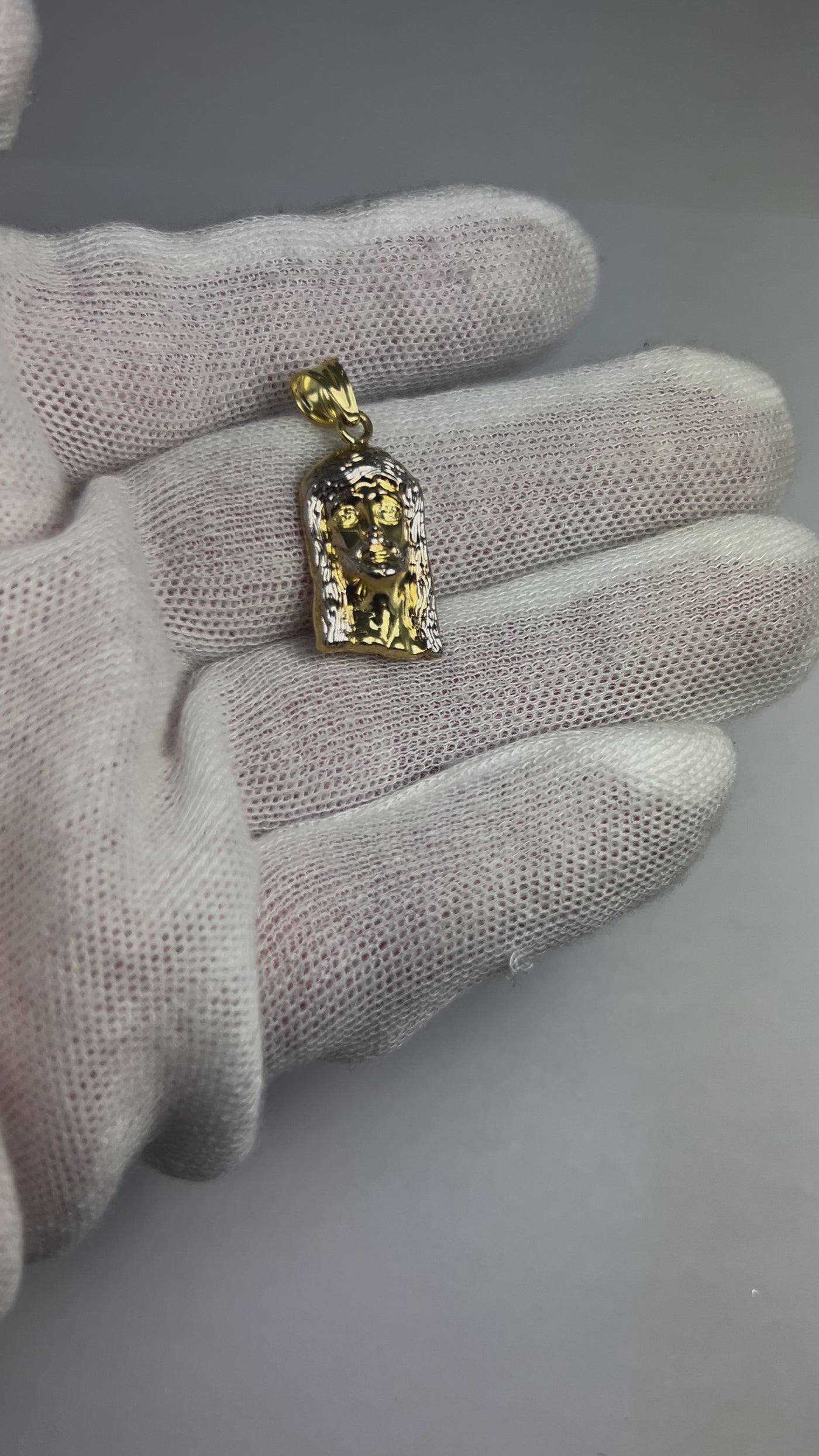 10k gold small Jesus head pendant