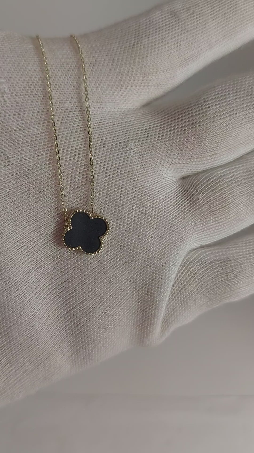 Black Clover leaf Necklace