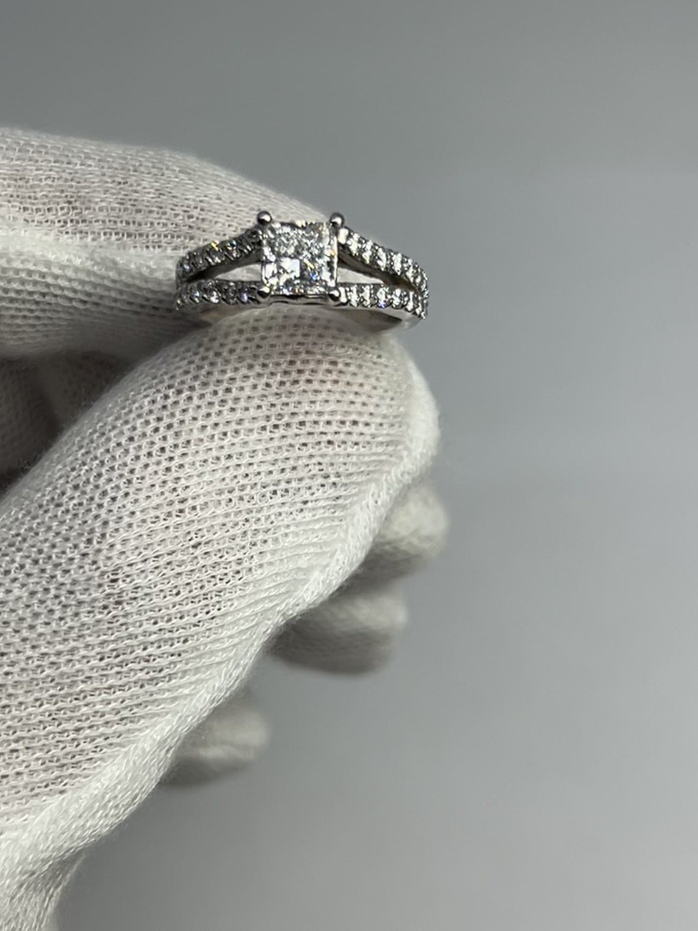 18k Split Shank Princess cut Engagement ring