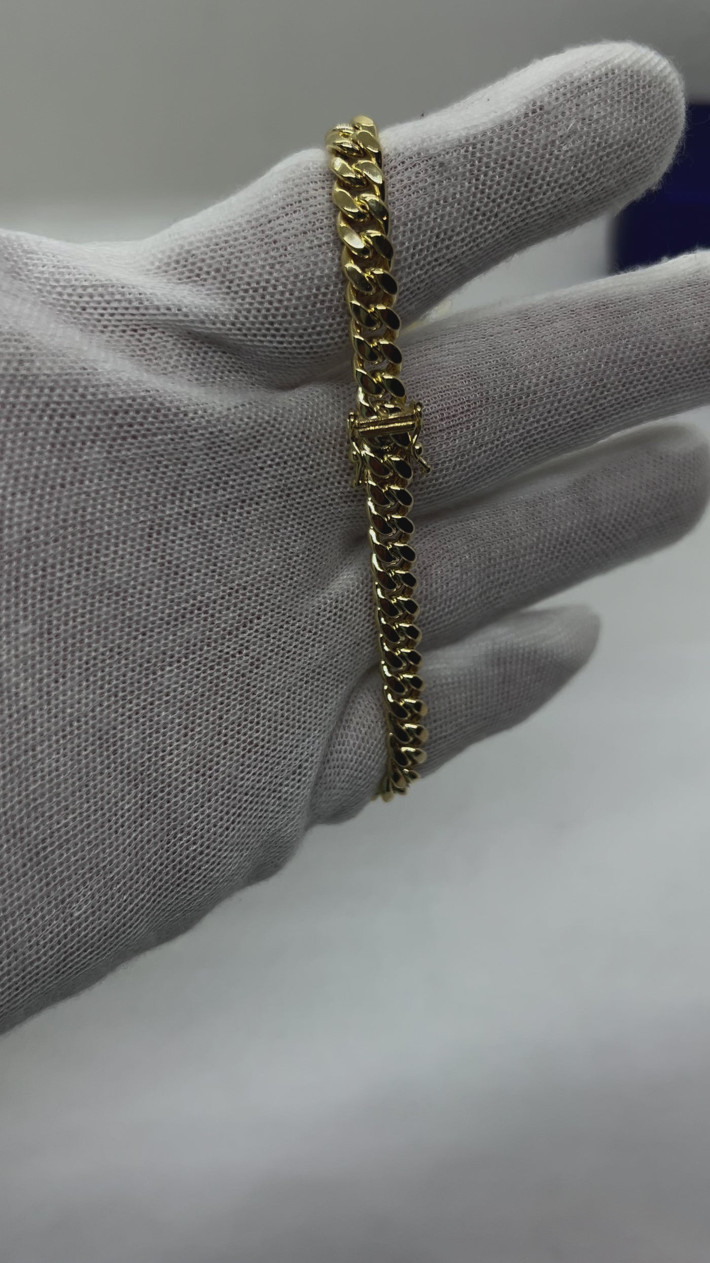 10k Gold Cuban bracelet 7mm wide