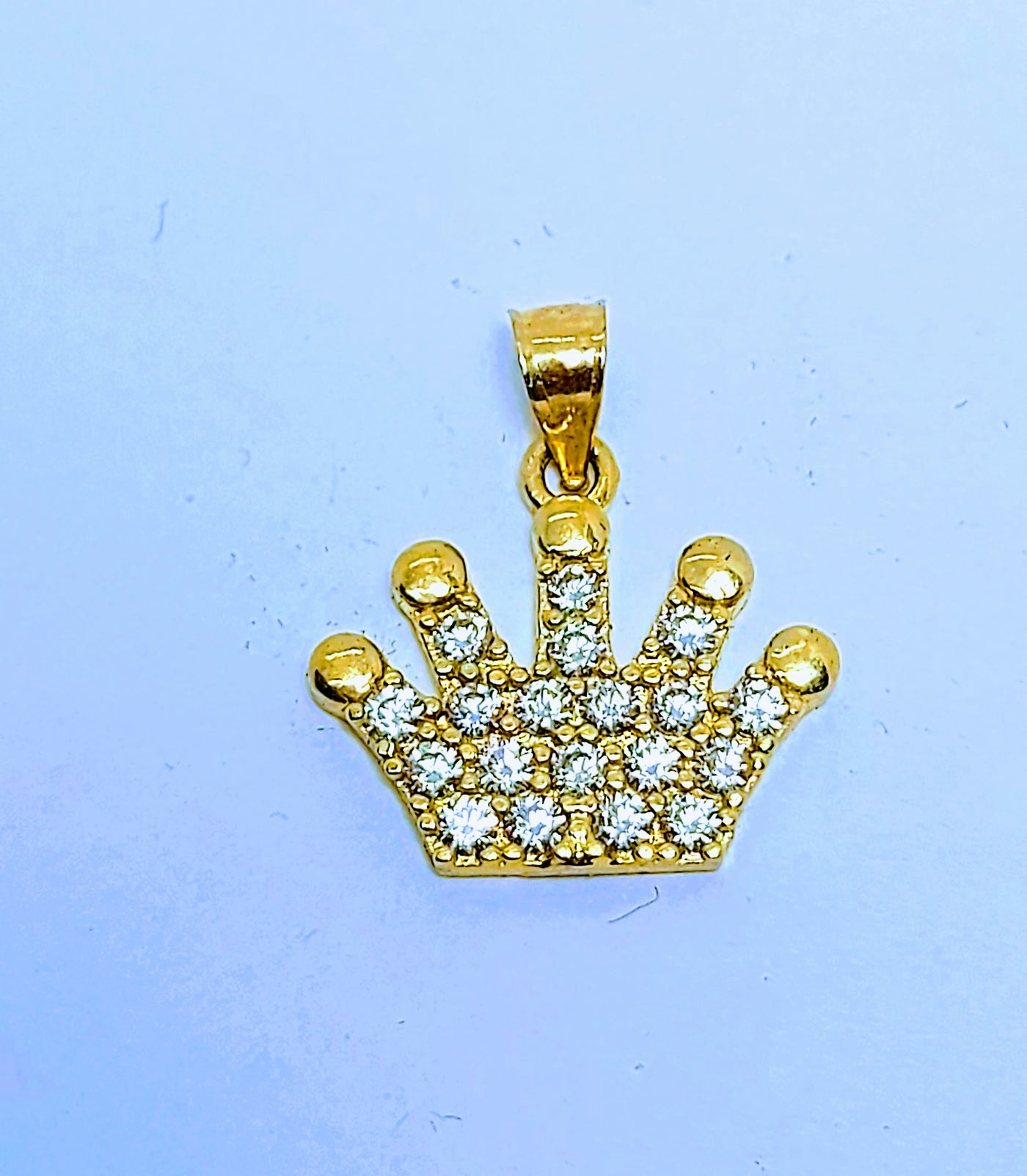 King crown with cubic-zirconia gold pendant