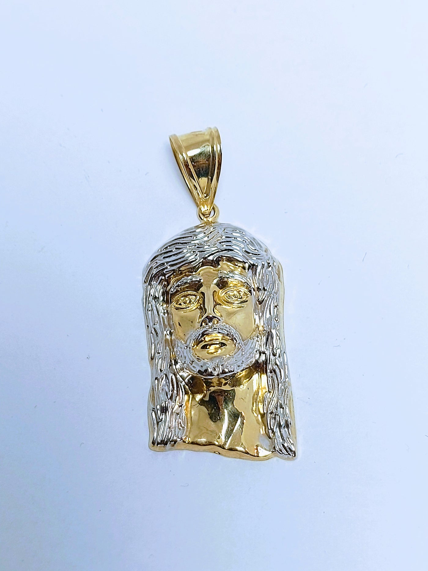 Jesus head 2 tone with diamond cut gold pendant