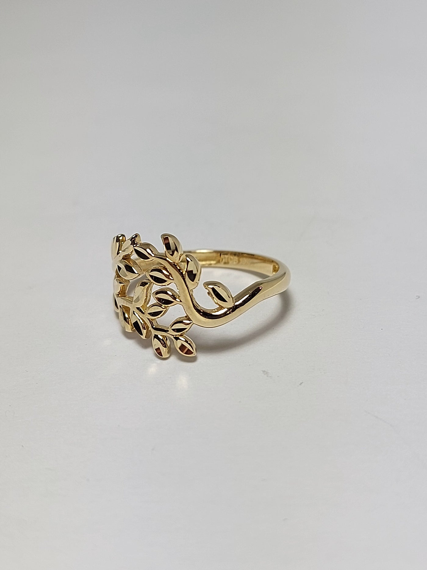 Gold three branch ring