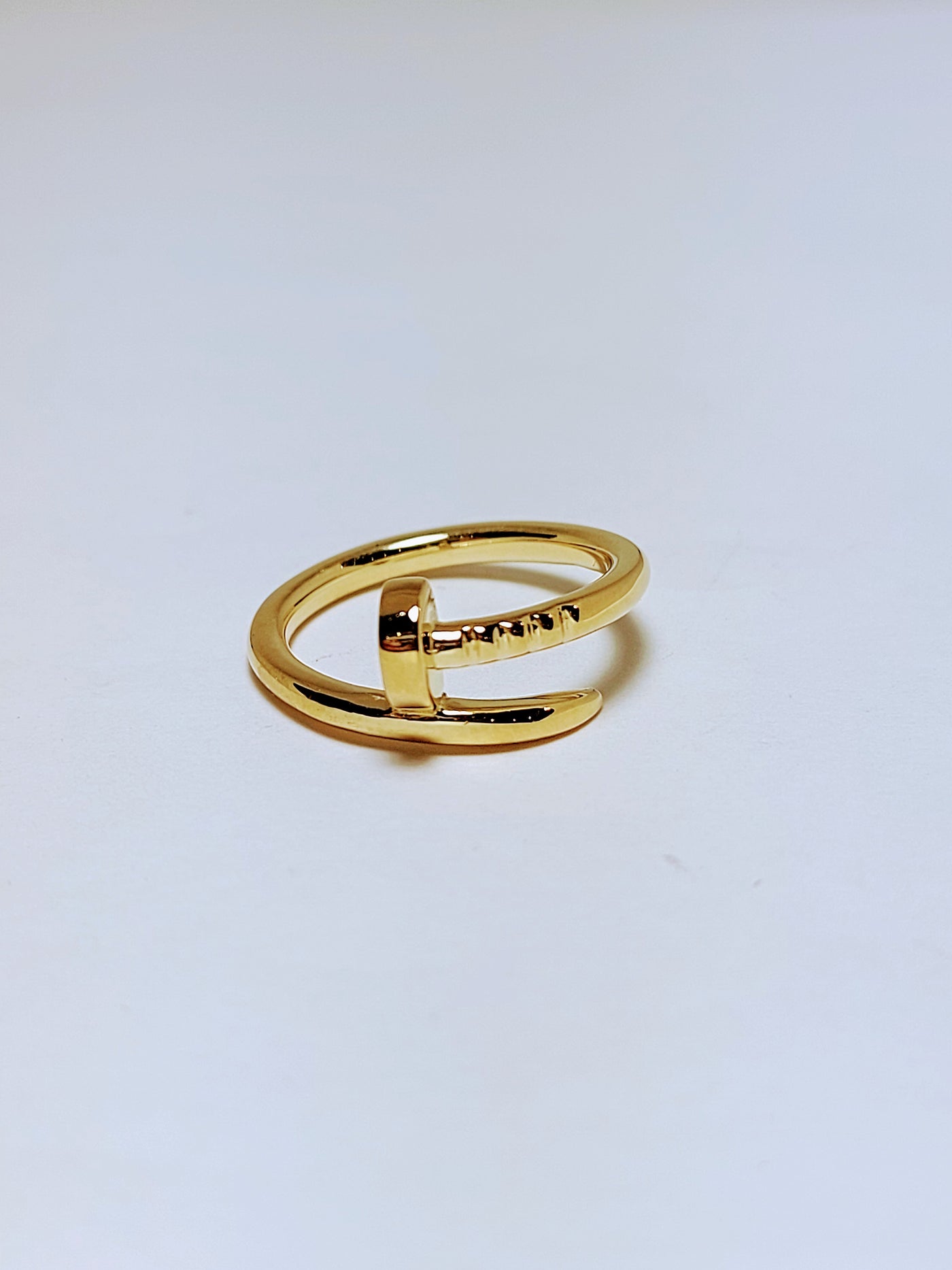 Solid gold clou ring