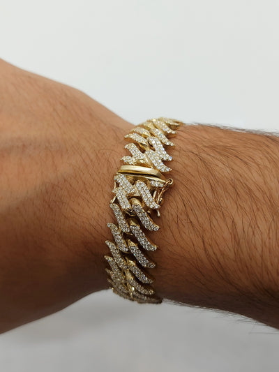 Unisex gold extremely shiny bracelet