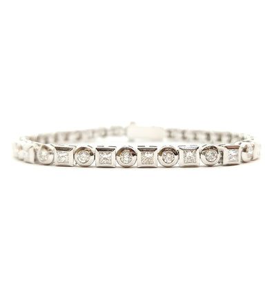 Tennis bracelet with round and princess cut lab diamonds