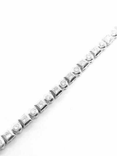 Tennis bracelet with round and princess cut lab diamonds