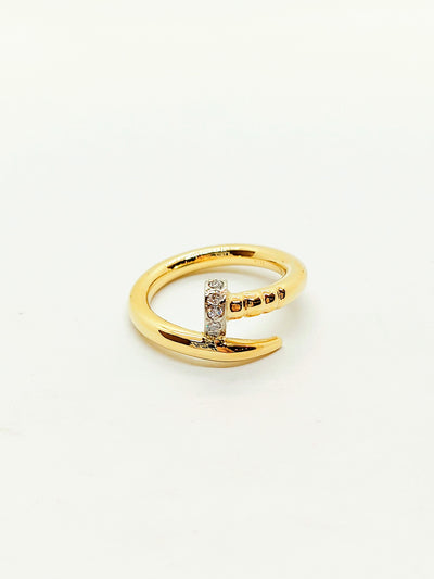 Solid gold clou ring with diamond