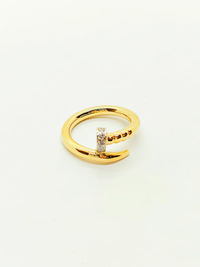 Solid gold clou ring with diamond