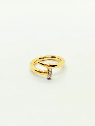 Solid gold clou ring with diamond