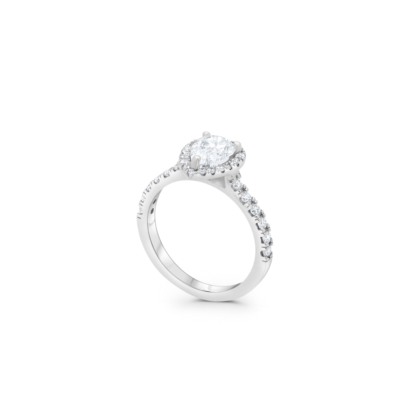 LAB Pear cut Diamond | Halo Pear cut Engagement Ring